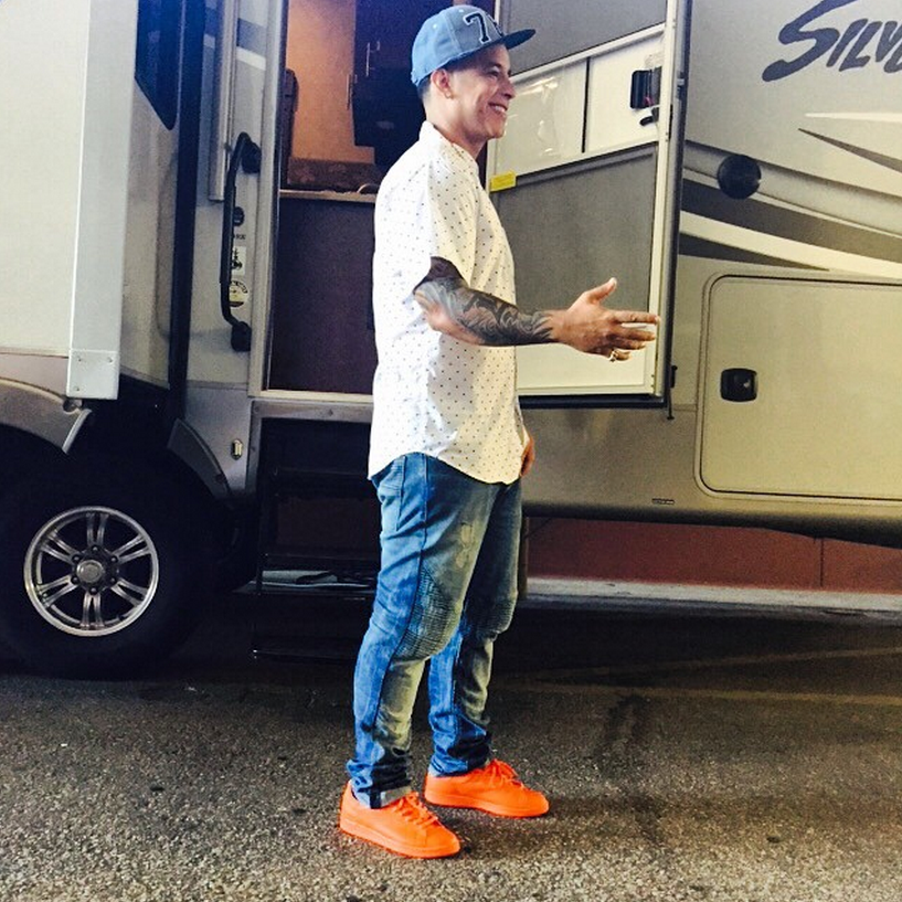 daddy_yankee's tweet photo. Mi reacción cuando veo al compa @pedro_fer tirando pasos tan temprano! #DaddyYankeeLVK @LaVozKids http://t.co/MX1BdO4op4