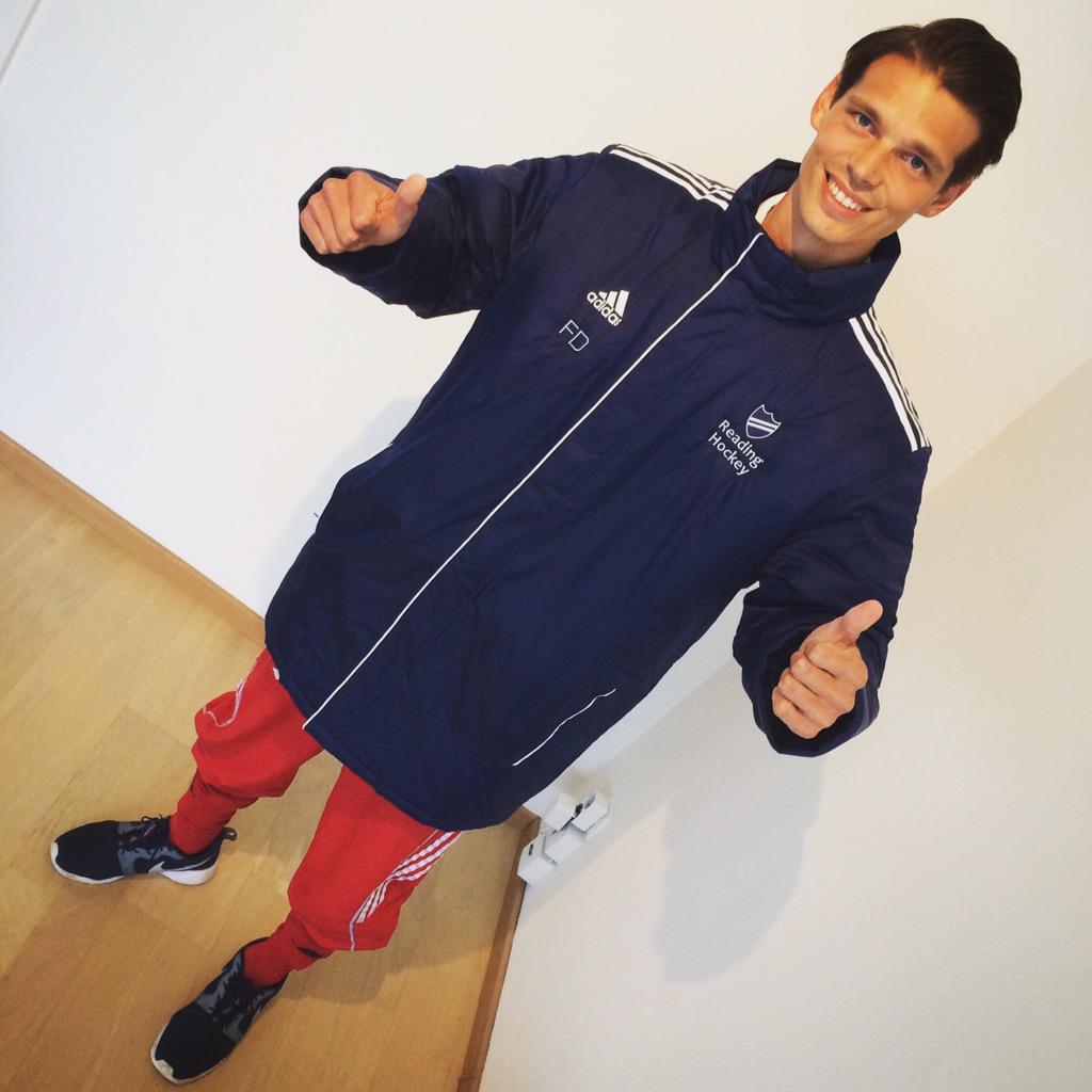 FelixDenayer's tweet photo. Waaaw ๐ Thx @readingskip for the awesome shirt & jacket #FD #Boss #Noncha #HockeyLifestyle #EHL ๐ http://t.co/xZd2yHh4gY