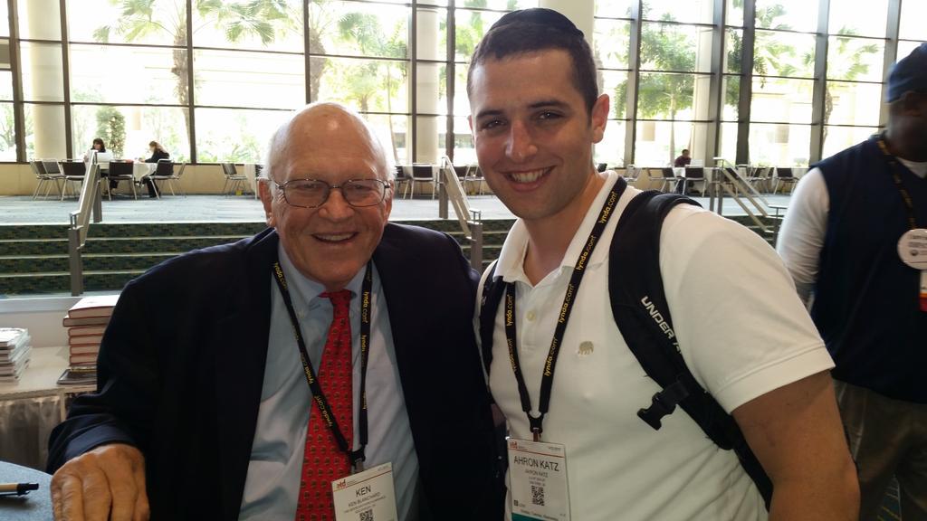 3LGTechSolution's tweet image. Hanging With the Legend himself#kenblanchard #newoneminutemanager