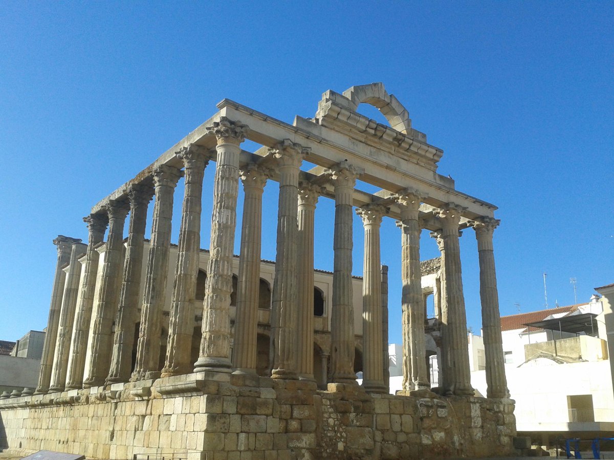 MonfragueT's tweet photo. Este pasado fin de semana hemos visitado  Plasencia, Cáceres y Mérida con la Ascociación Cultural SILOA. http://t.co/aD8lllRy8h
