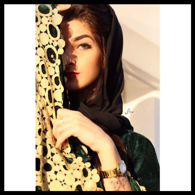 Dxbai's tweet photo. http://t.co/KeAHlYVDFT

عارضة الأزياء العمانية الشابة والأخلاق الطيبة، مستعدة لنقل الصورة الحضارية للأزياء الخليجية. http://t.co/JG2KqhxHvD