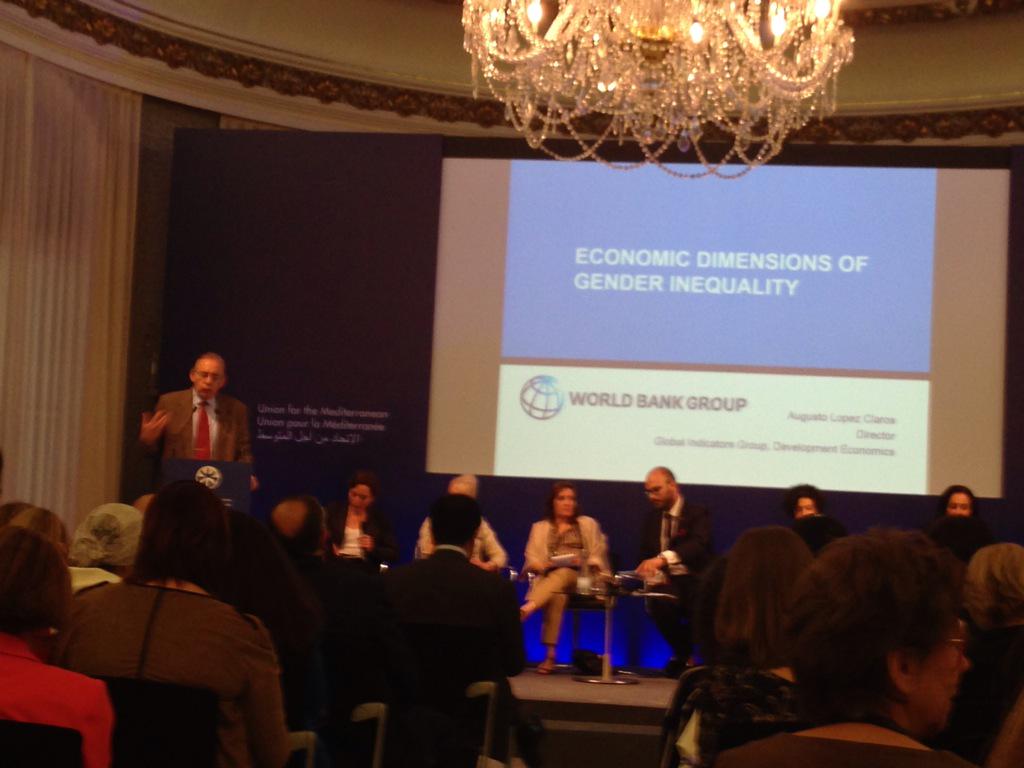 MSalimi_'s tweet photo. @alopezclaros director of #GlobalIndicators at @WorldBank explains d connection btw #GenderEquality & #EconomicGrowth http://t.co/O8Ld9IKvuv