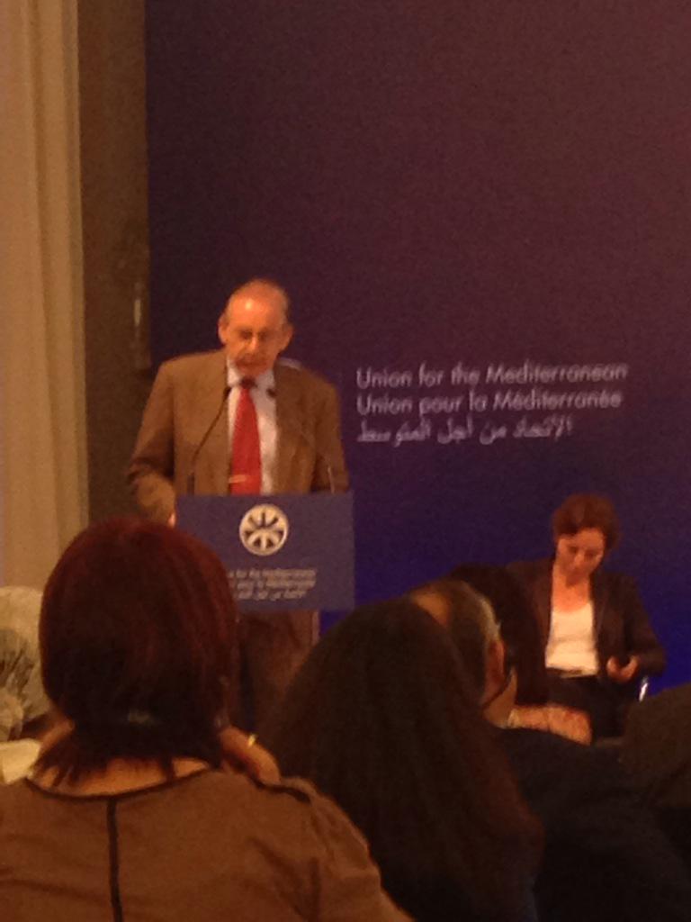 MSalimi_'s tweet photo. @alopezclaros director of #GlobalIndicators at @WorldBank explains d connection btw #GenderEquality & #EconomicGrowth http://t.co/O8Ld9IKvuv