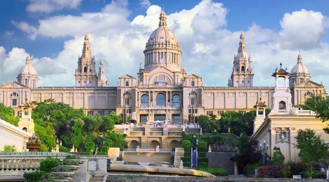 Students on the Barcelona Travel Seminar had the opportunity to explore Montjuic Parc today! La bellesa!!