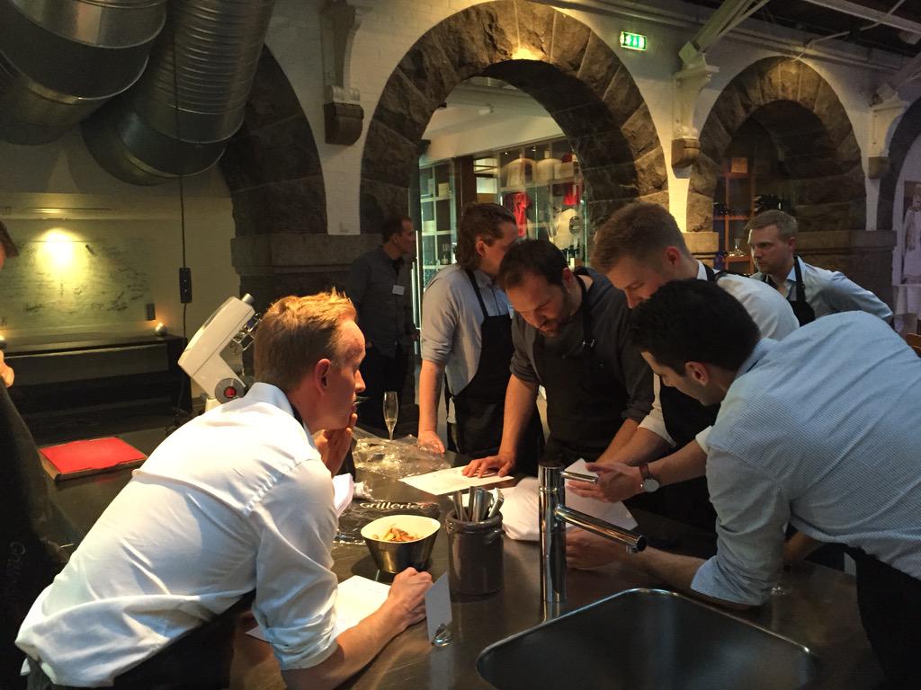 KlausNyengaard's tweet photo. Awesome: 65 tech entrepreneurs + VC's cook food TOGETHER #Techbbq15 #cphftw, we might be dead w/food poisining tom http://t.co/FPIXZZsIHF