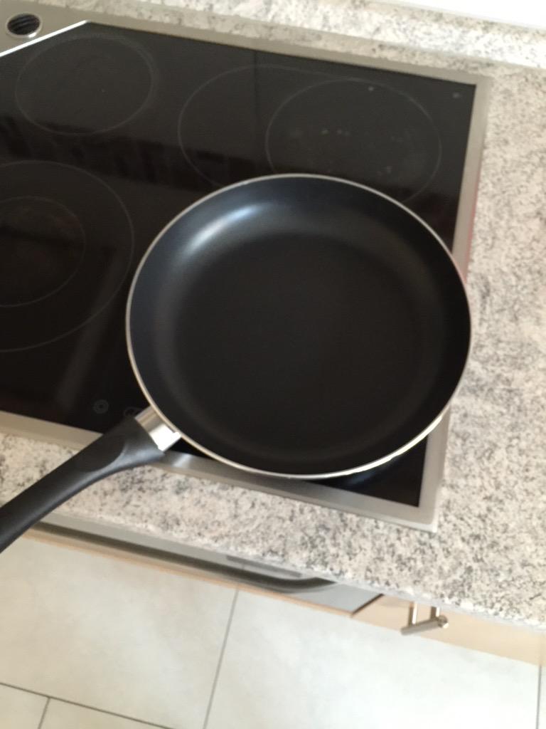 I got a big... pan🍳 #categoryis #housewiferealness