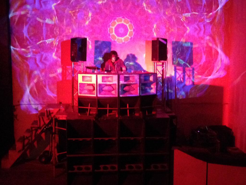 FUNKWORKS's tweet photo. What a busy weekend we had!! ☺️ #FunktionOne #Funkworks #LosAngeles http://t.co/PNPoppyywm