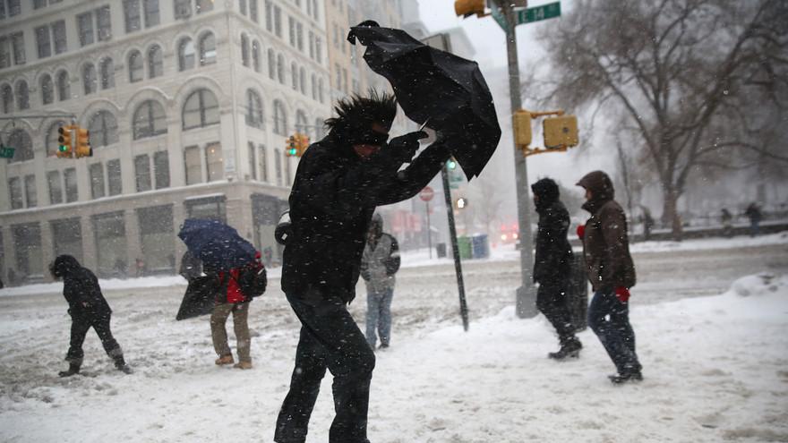 slangwise's tweet photo. "Get out of my way" and "just leave" are two tips for #HowToSurviveNYC http://t.co/jBQN8NsVCs http://t.co/j3qANqbZ5L