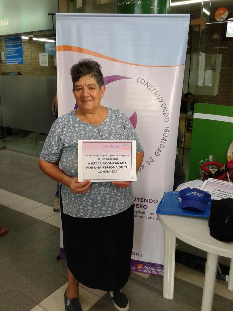 Defensoria_Cba's tweet photo. Exitosa campaña informat s/ #PartoHumanizado en centros salud y cpc de la ciudad #Ley25929 @InstGenero @MarioDecara http://t.co/v338B9RaiQ