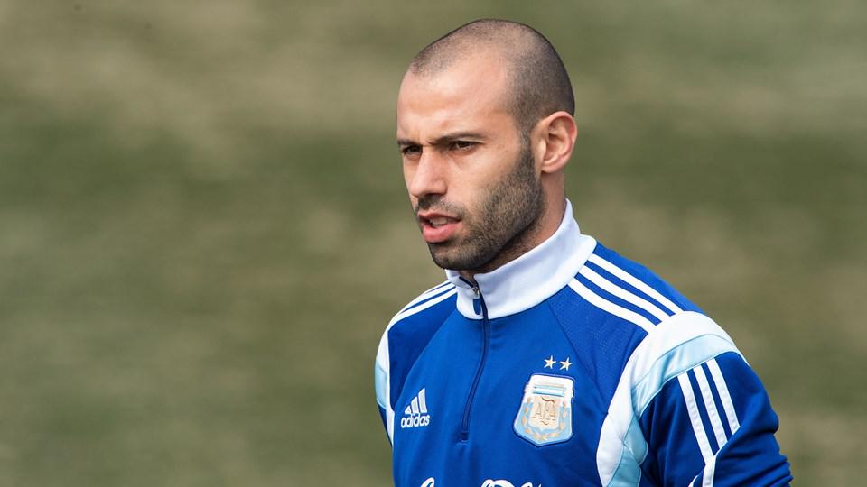Happy birthday & Maxi Pereira (31), Alessandro Della Valle (33), Jose Camacho (60)
 