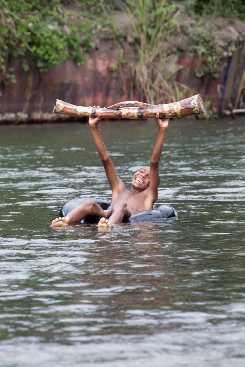 PORTMORESBY2015's tweet photo. This cool kid takes the #XVPacificGames Baton down Girua river in Oro, Popondetta. #AmazingPNG #raunimpng2015 #PNG http://t.co/65gFoTL2Xo