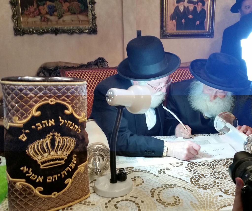 JewishSeaGate's tweet photo. Seagater Rav - Rabbi Meisels Shlita http://t.co/y5QiJuItMr