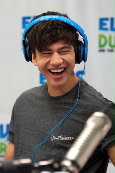 VolatileHonesty's tweet image. //my sUNSHINES