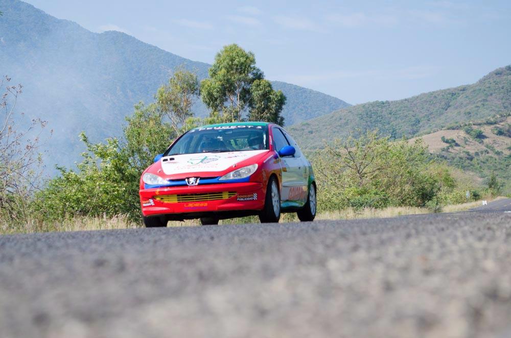 MiguelAngelRV10's tweet photo. #RallyRutadelSol #Peugeot206 #LapiesaCompetition @ConfettiMkt con todo :) http://t.co/15N2IxmCpn