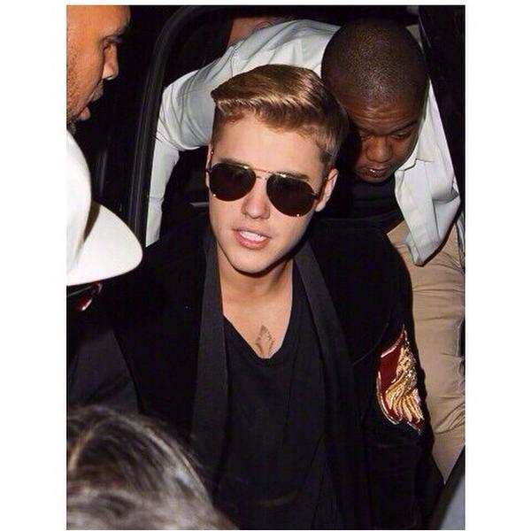 fangirlshop14's tweet photo. #PIC Justin Bieber via Fahlo: Get off my back Kyle geez ! 😫😁 http://t.co/YZHdhrdsDU