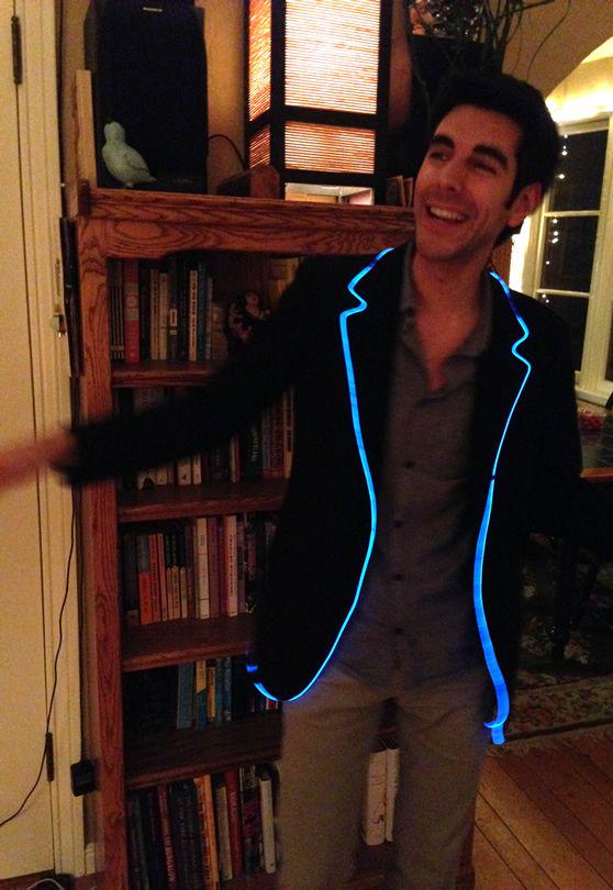 proteus91300's tweet image. Wearable LED suit and dress #Tron #Wearable #WearableLed #Led #Technology