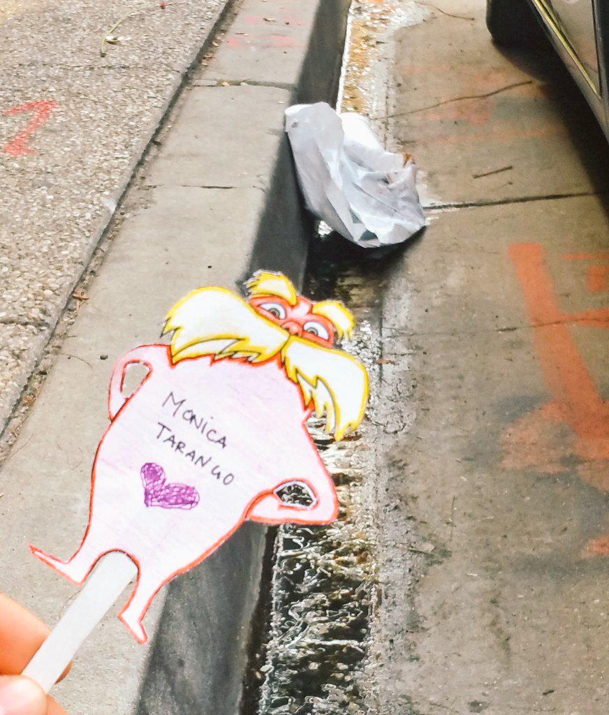 Batnica15's tweet photo. #lhsapes #lorax avoid littering because the trash can go into the ocean and harm ocean biodiversity π³π http://t.co/z93hMpaHgG