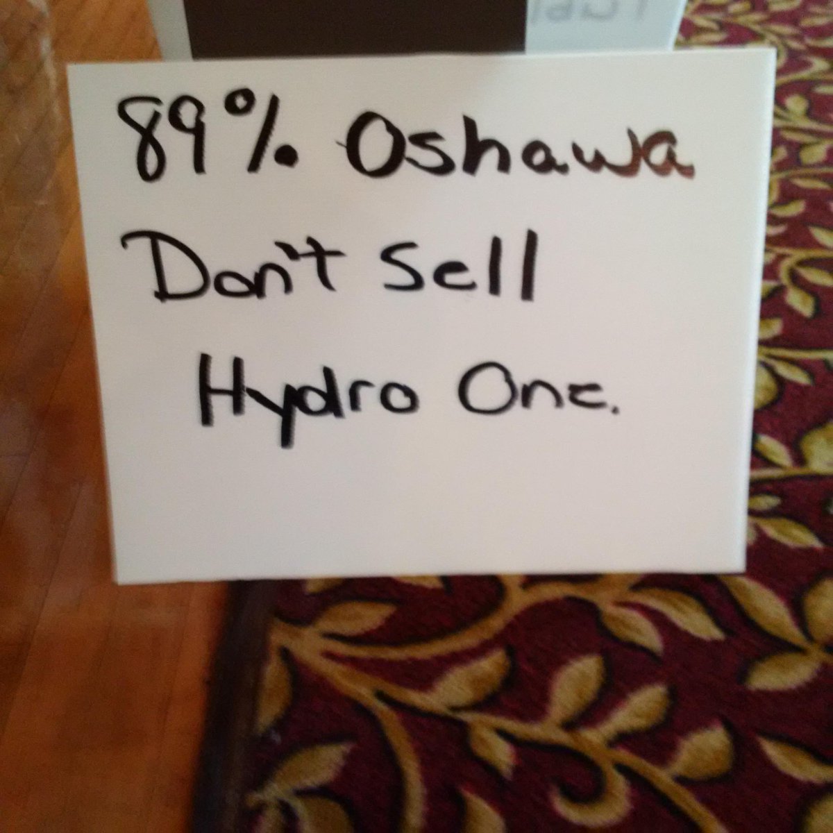 CUPEOntario's tweet photo. 89% in Oshawa oppose #Hydro privatization, including >3/4 of Liberal voters: Environics poll. #KeepHydroPublic http://t.co/AlXicLOLGP