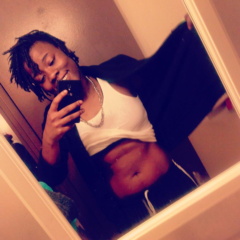 Midget_Miah's tweet image. Just Cooling Bored Asl