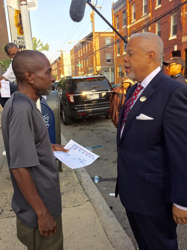 JoinTeamTony's tweet image. Making a few more stops in #SouthPhilly before the polls close. #NextMayorPHL #TeamTony #GOTV