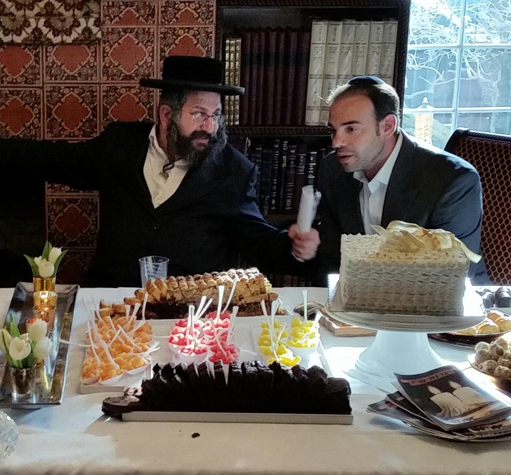 JewishSeaGate's tweet photo. Rabbi Mota Frank all the way from Israel http://t.co/GelSv4tIUz