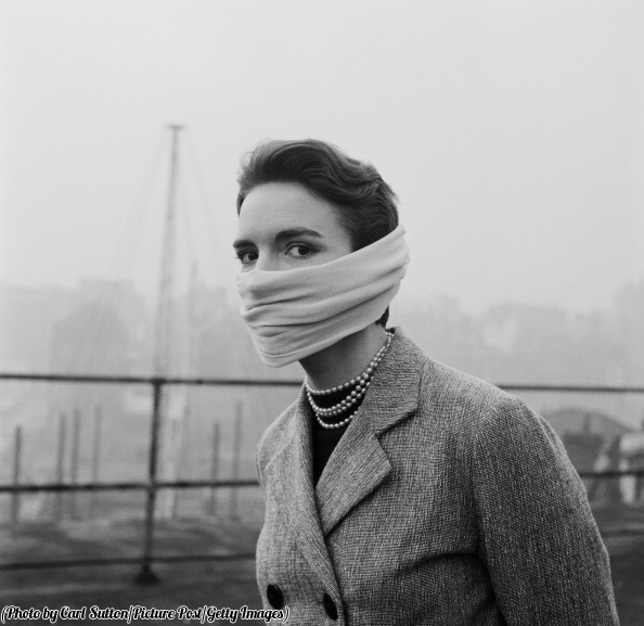 HistoryInPics's tweet photo. London smog, 1953. http://t.co/AcQknBd0eh