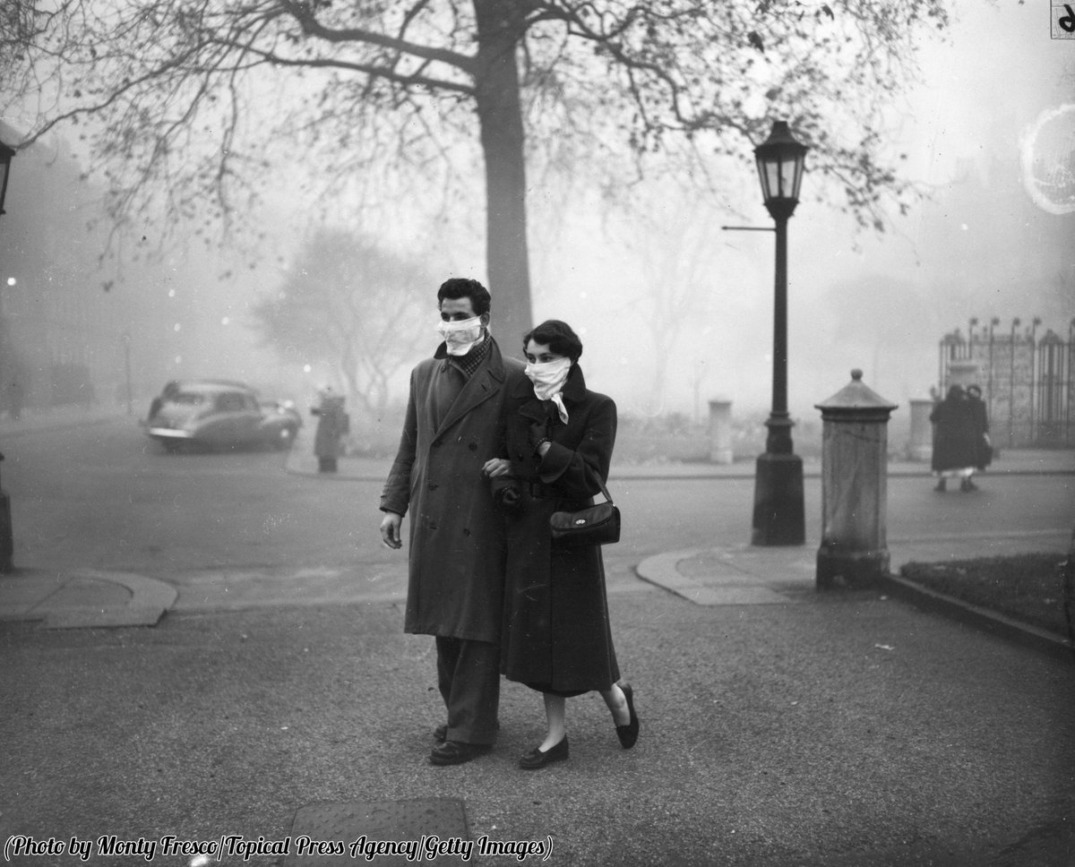 HistoryInPics's tweet photo. London smog, 1953. http://t.co/AcQknBd0eh