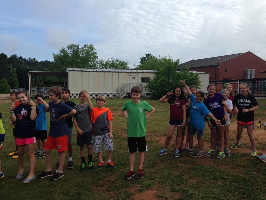 MrsCBBates's tweet photo. 5th grade kickball game. A little healthy competition never hurt anyone! http://t.co/SWCHuB3wFB