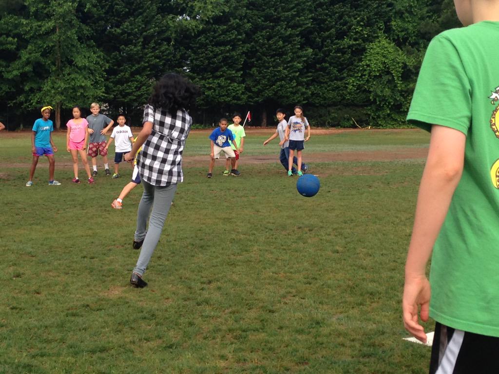 MrsCBBates's tweet photo. 5th grade kickball game. A little healthy competition never hurt anyone! http://t.co/SWCHuB3wFB