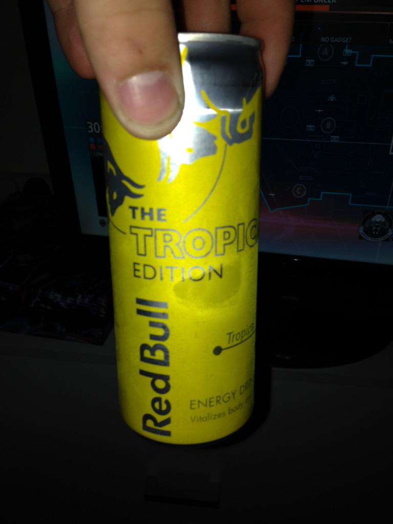 buzzdan27's tweet image. New red bull 😮😮😮 #amazing