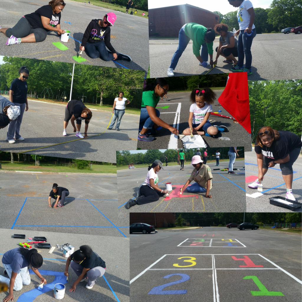 UTOAKA1908's tweet photo. 1908 Playground Mobilization Day #environmentalownership #1908playgrounds #1908playgroundmobilizationday #AKA1908 http://t.co/cut8MlRRqC