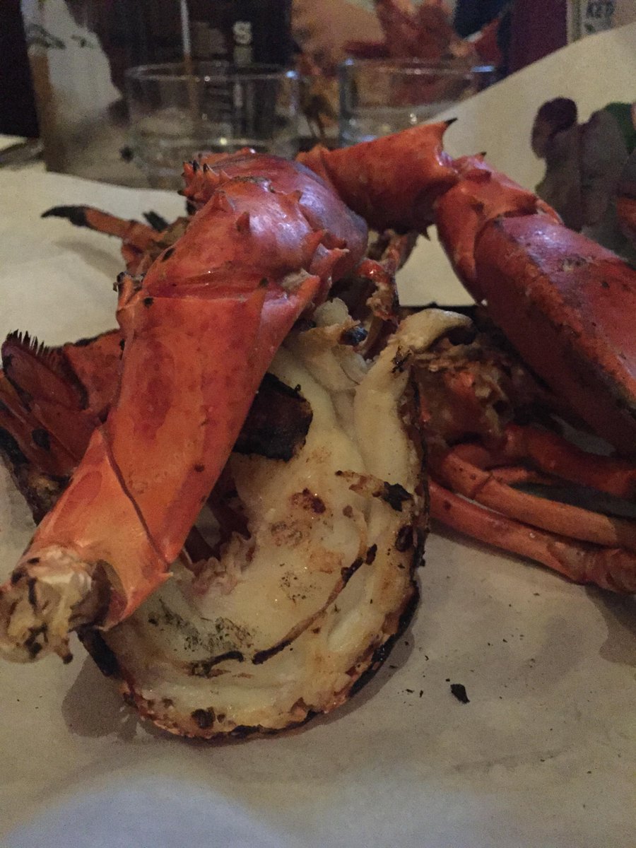 handdrawngoods's tweet photo. Having a fantastic dinner at the newly opened @burger_lobster. Check out their fascinating #handdrawn website! http://t.co/foX6UMhtYe