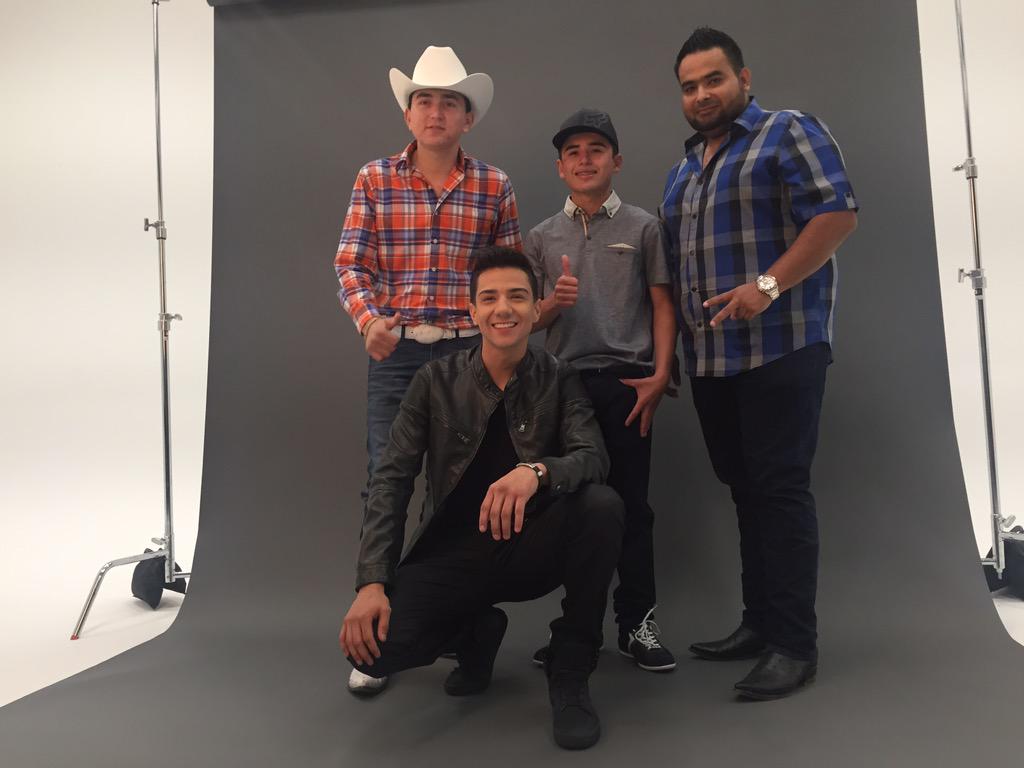 delrecords's tweet photo. @luiscoronel281 #LosPlebesDelRancho #JoseManuel #DeStudios 🔴💪🏼 http://t.co/aT280HcCjK