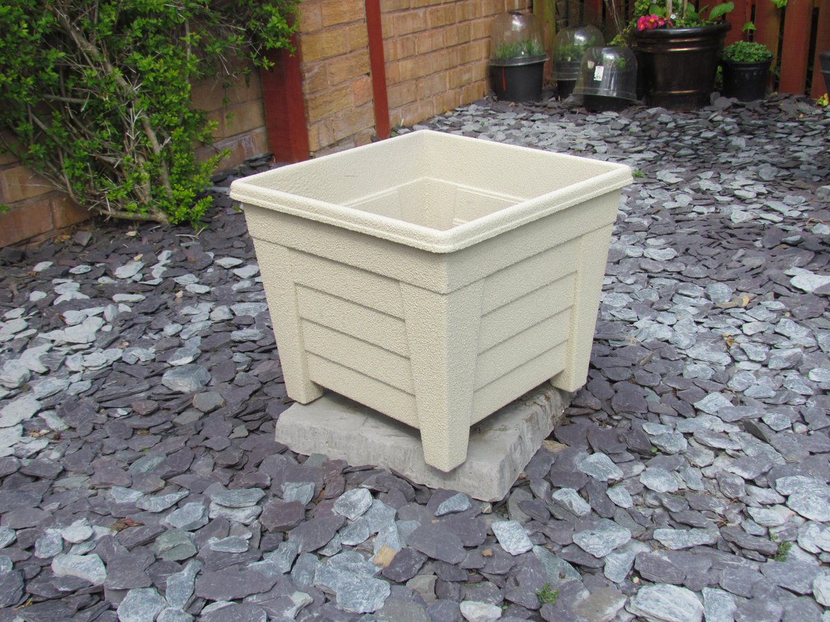 CDMstone's tweet image. Beautiful lightweight stone planters ready for the summer! NOW 10% discount when you come to us directly!