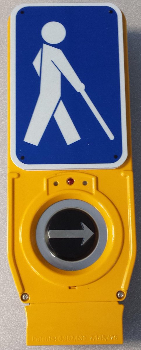 Marshall_Talks's tweet photo. How is a blind person supposed to see this?
#QuestionableDecisions http://t.co/QxlxrHdUwD