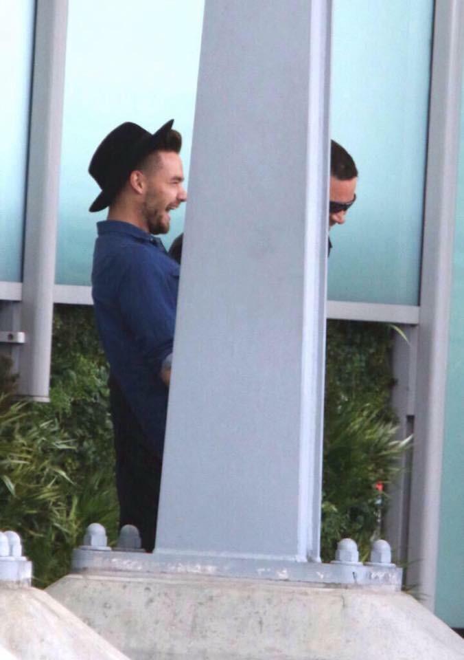 1D_24hNews's tweet photo. Liam at the airport in Vegas yesterday ❤️😍
#BBMAs2015 #OneDirectionOnBBMAs #5thiscoming #NoControlDay #NoControl http://t.co/4m6DOIHF2D