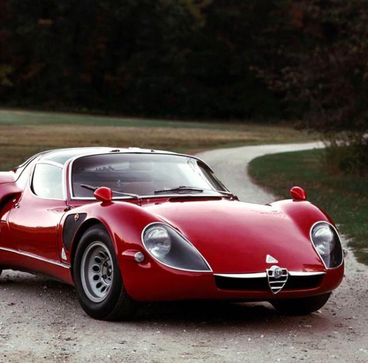BlogVertigo's tweet photo. Alfa Romeo 33 Stradale. Clásico! http://t.co/qciBWDdOCa
