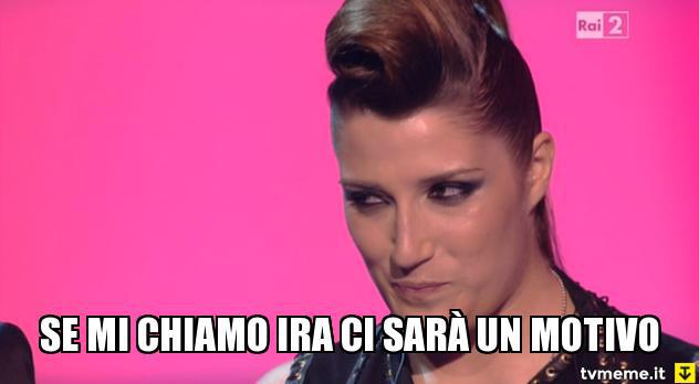_TVMeme_'s tweet photo. L'occhiataccia di @iragreen00 al parrucchiere che l'ha pettinata @THEVOICE_ITALY @VoiceItalia #tvoi #semifinale http://t.co/nPly9Qmldi