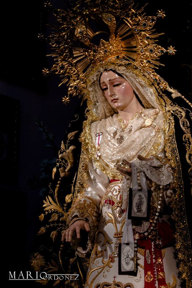 SoledaddePriego's tweet photo. Besamanos a la Santísima Virgen de la Soledad @mozaguil http://t.co/Rpu2cl8PTt
