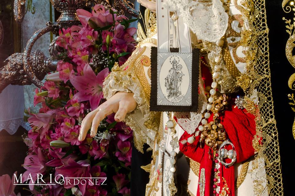 SoledaddePriego's tweet photo. Besamanos a la Santísima Virgen de la Soledad @mozaguil http://t.co/Rpu2cl8PTt