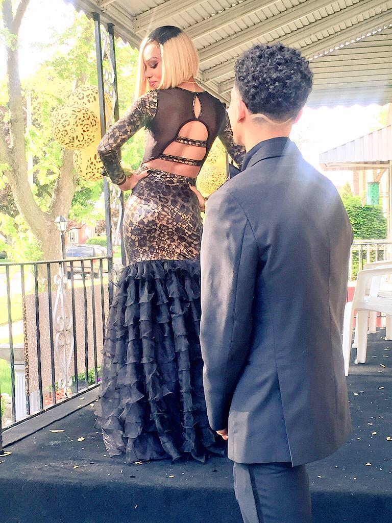 PromPics015's tweet photo. Come on... they came &amp; they did that 👌🙌💁 

@SuckMy_Tweet http://t.co/1qhUHq2W4G