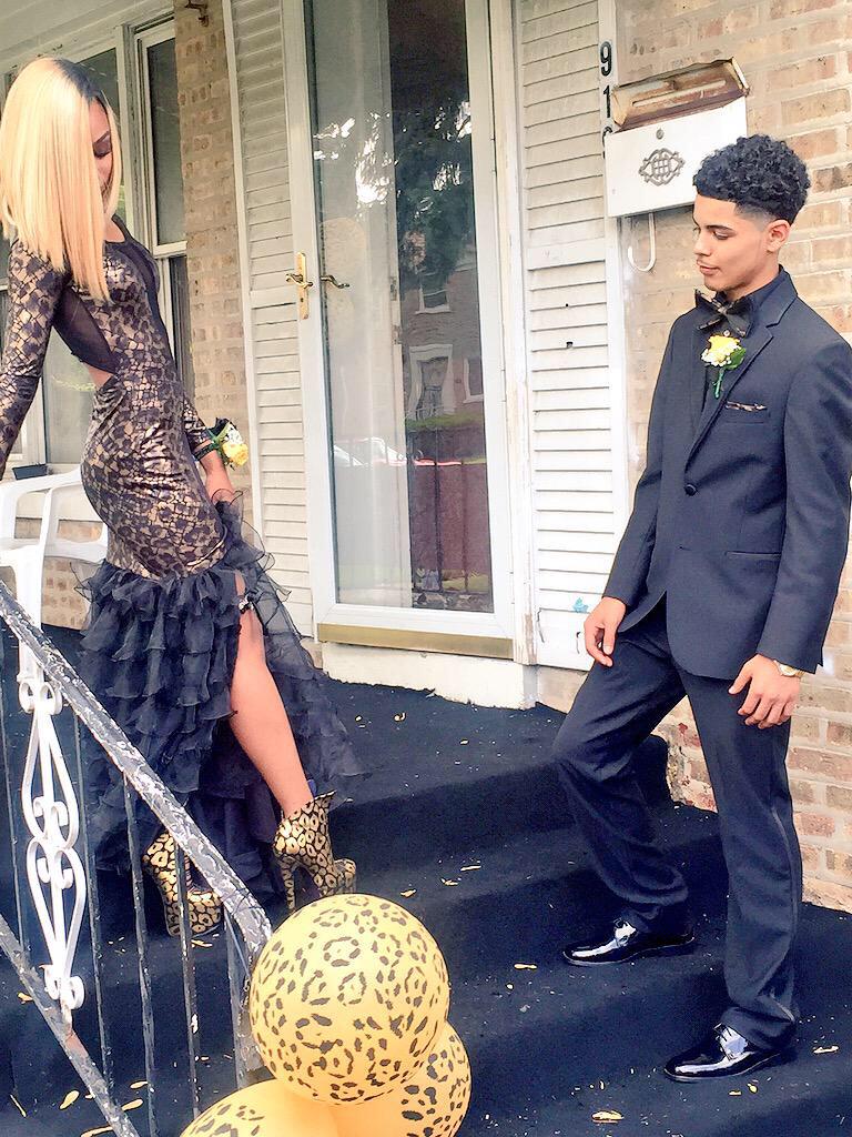 PromPics015's tweet photo. Come on... they came &amp; they did that 👌🙌💁 

@SuckMy_Tweet http://t.co/1qhUHq2W4G