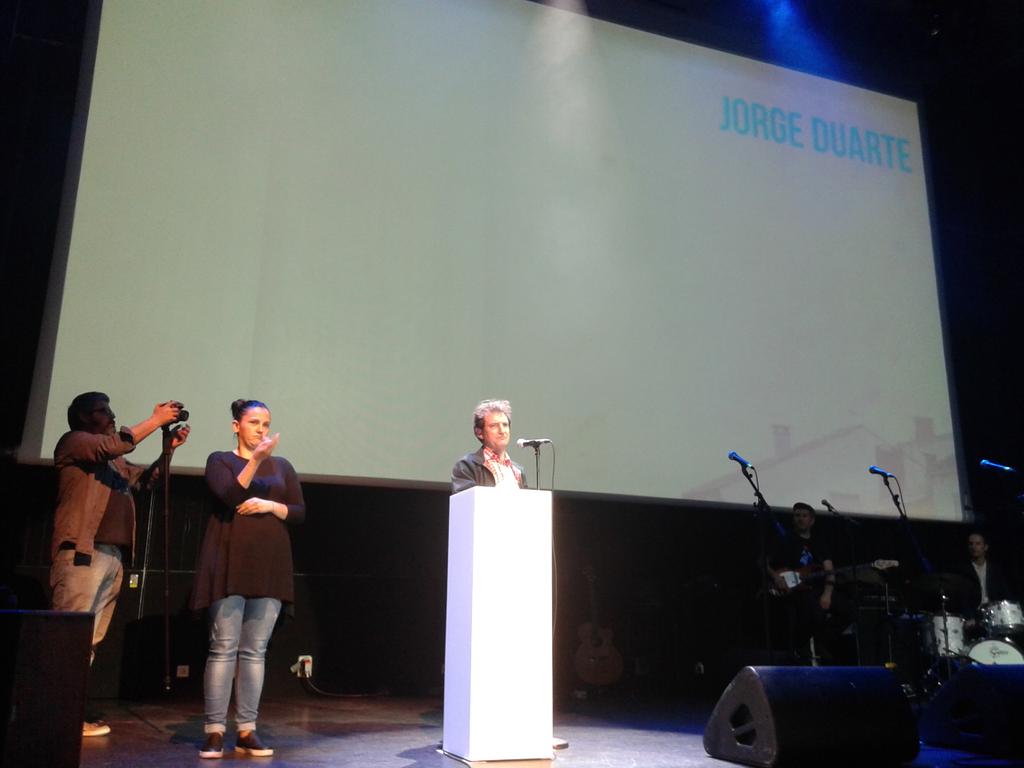 EUCompostela's tweet photo. #JorgeDuarte defendendo a mellor mobilidade para a cidade #MartinhosChou http://t.co/bruJj0JmwB