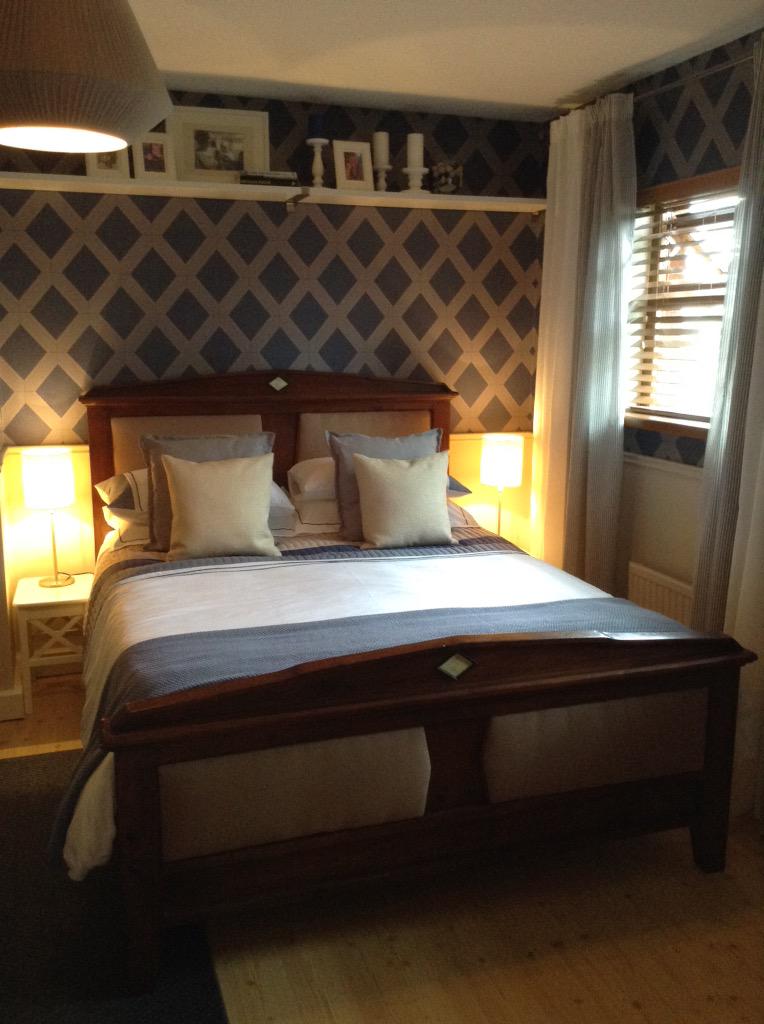 JeddaDowney's tweet photo. Behind the scenes lols with my TV Hubby @NevilleKnott I adored this room #NevillesDoorstepChallenge #DIY @TV3Ireland http://t.co/oIR4sYGZke