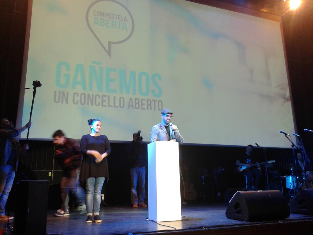 EUCompostela's tweet photo. .@martinhonoriega intervén no #MartinhosChou #GañemosCA #QueConcelloQueres #Movámonos #13Chaves http://t.co/1nYby8bU8a