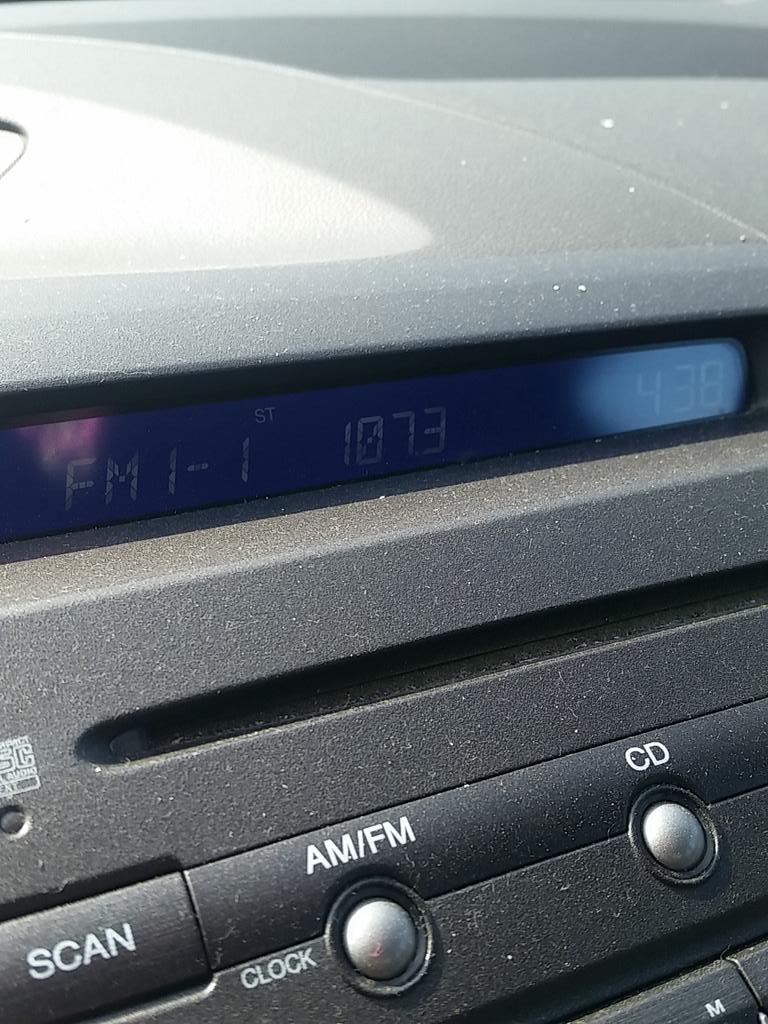 JanusLove's tweet photo. @CatCountry1073 taking the cat home #TwitterTuesday http://t.co/IBJ7CDqfir