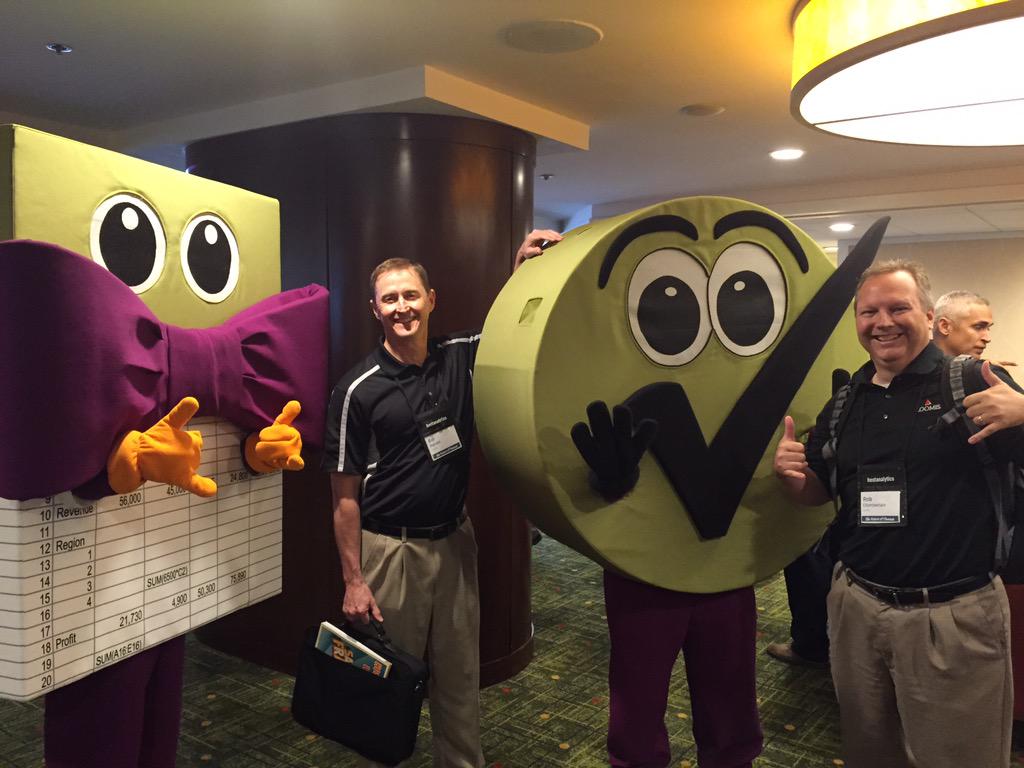utahute007's tweet photo. Hangin' loose with Tic and Tie! #haworld #haworld2015 http://t.co/eGmqcDEgte