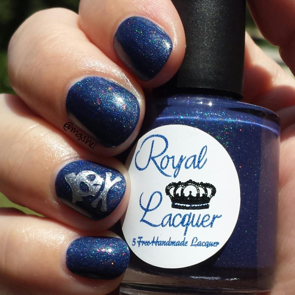 gittlerm's tweet photo. @RoyalLacquer Midnight Rider #indienailpolish #indieswatch #Vynails #skull #naildecal #vinyldecal #flakies #notd http://t.co/InXdiRXipL