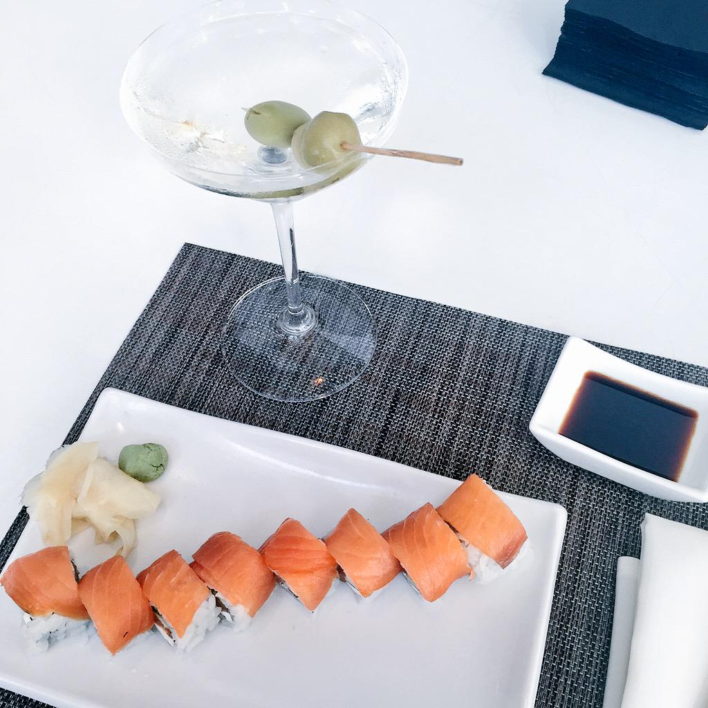 LaSavinaMiami's tweet photo. Tonight at @MondrianSoBe: Start with sushi at Sunset Lounge, then join us for grilled fish at #LaSavinaMiami 🍣💃🏼🍸🐠 http://t.co/LQC1nzJsI2