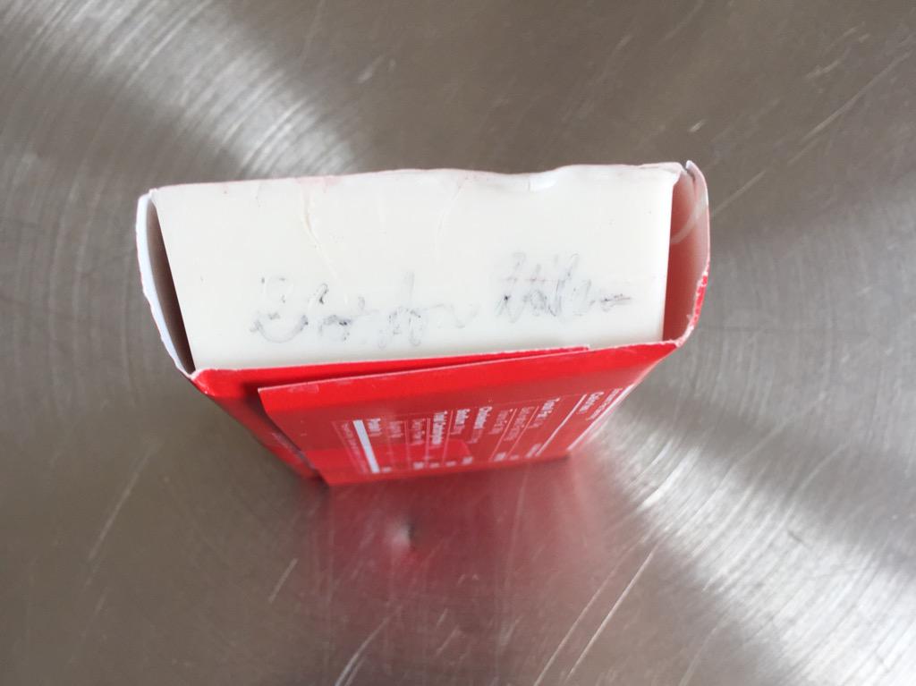 M23projects's tweet photo. Gordon Holden #consumecool Cola scented surf wax @gordonholden http://t.co/mtVoksmXW0